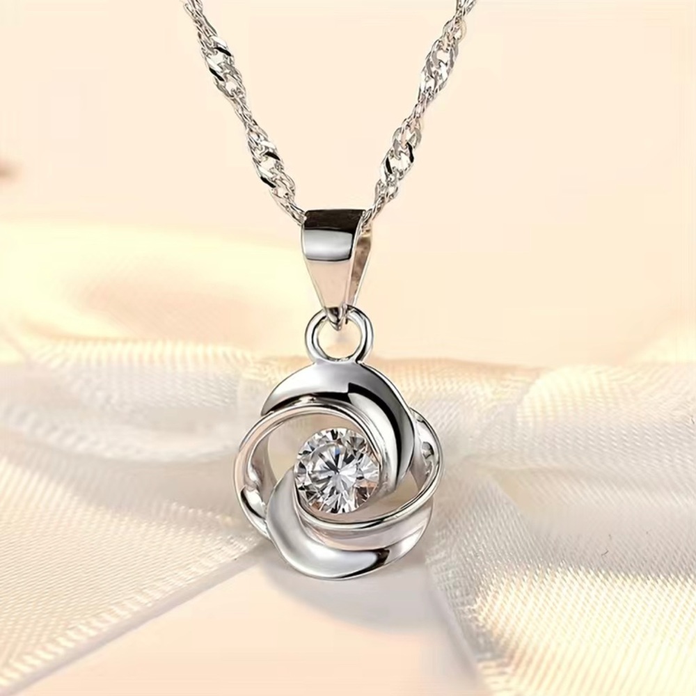 Simple Temperament Women's Flower Clavicle Pendant Necklace Party Jewelry